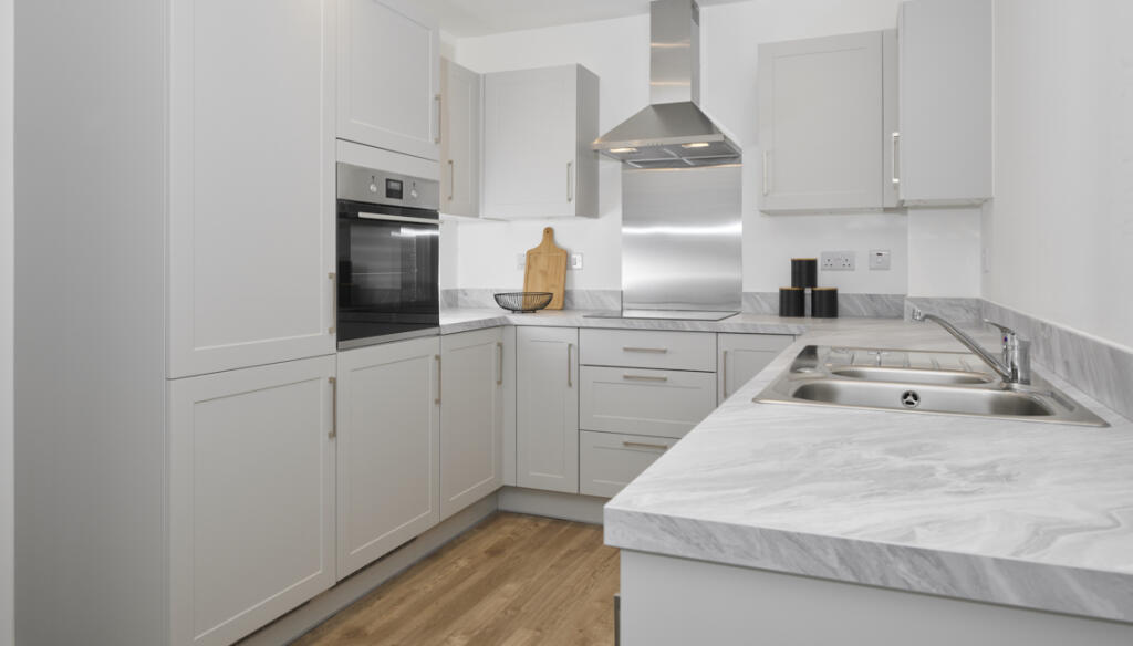House in Runnymede, Chertsey - View 4