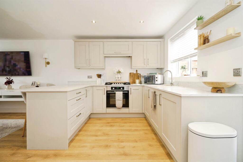 House in Barnsley, Great Houghton - View 5