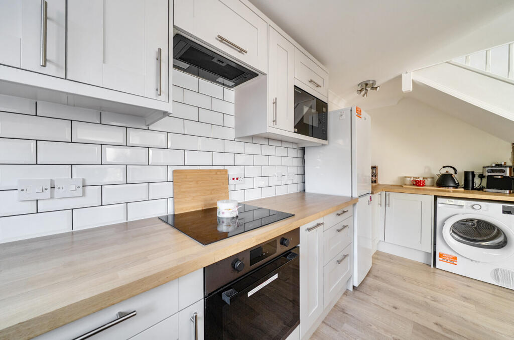 House in Winkfield, Bracknell Forest - View 5
