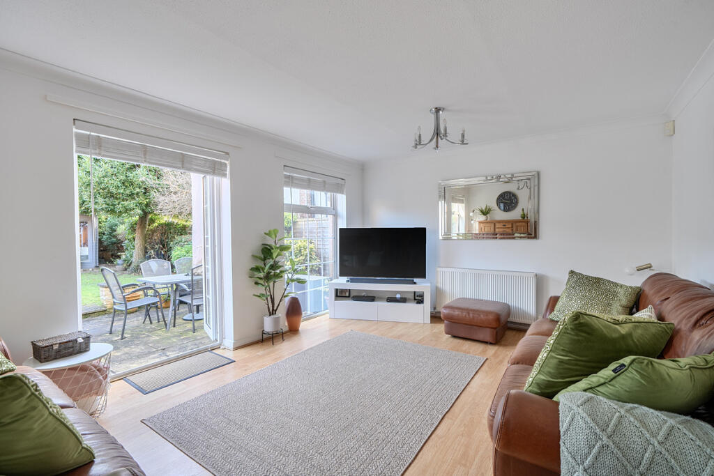 3-bed detached on Westcroft Road, Carshalton, SM5, £780,000