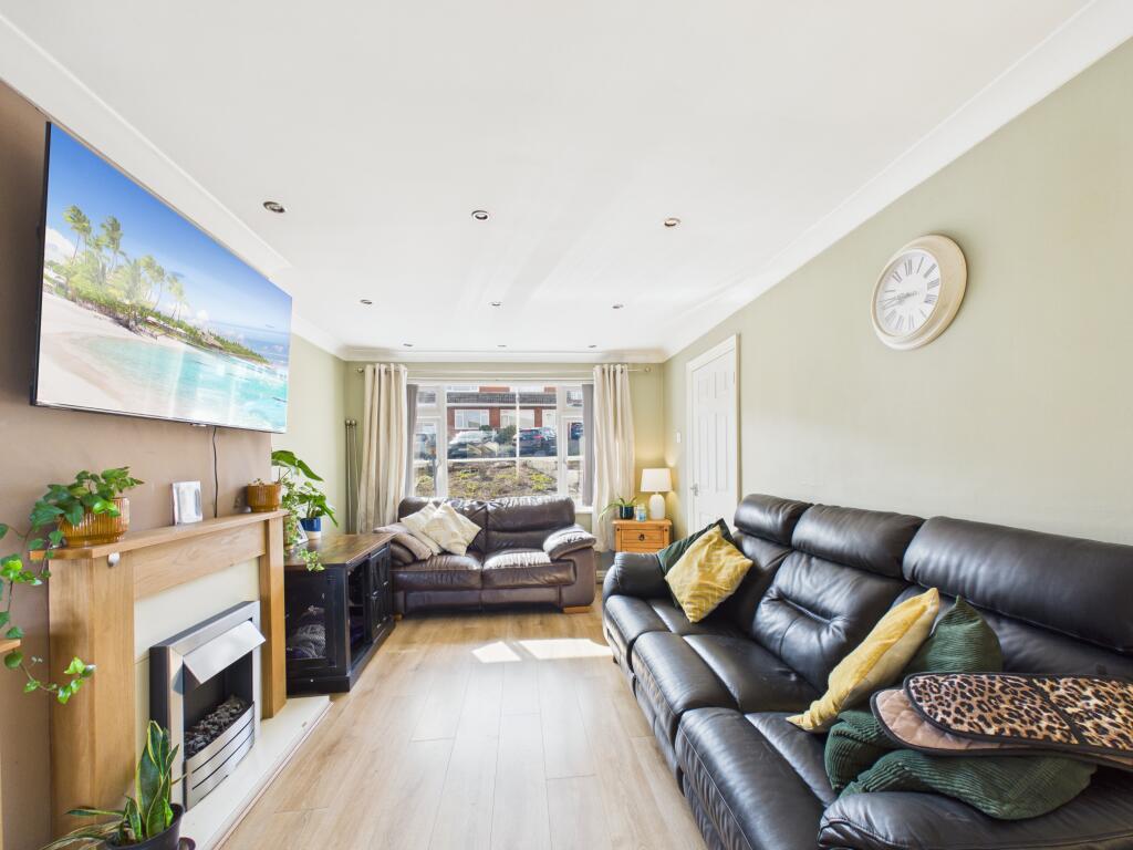 House in Newport - View 5