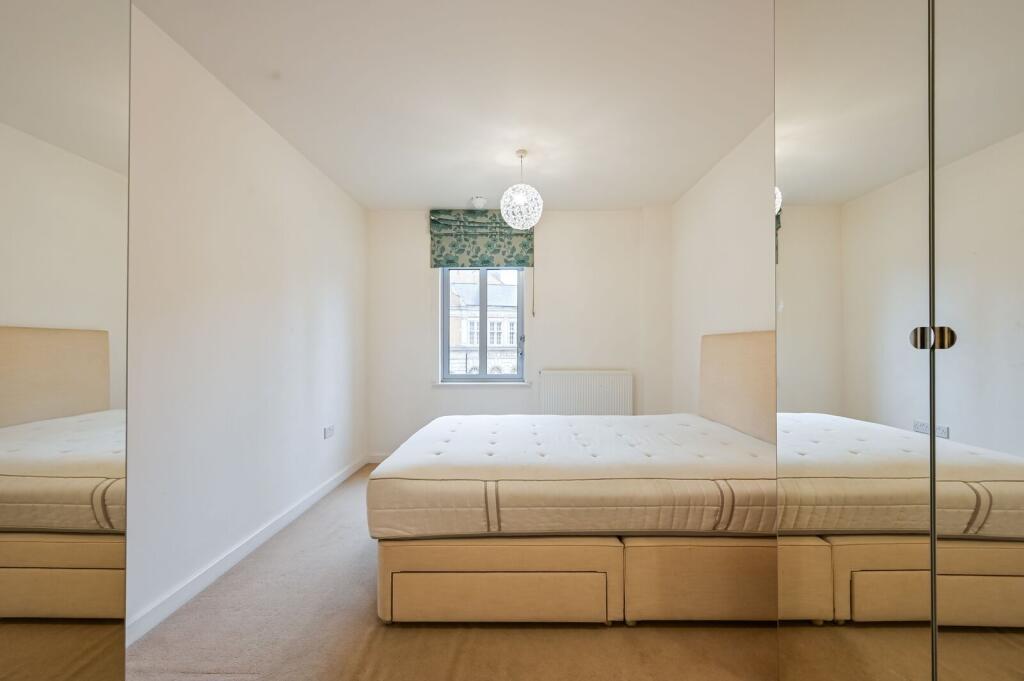Salton Square, E14, Limehouse, London, E14 - View 3