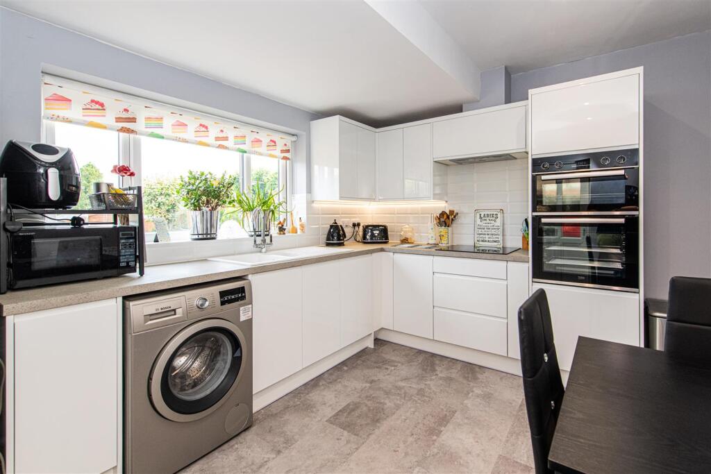 House in Kettering, Leisure Village - View 3