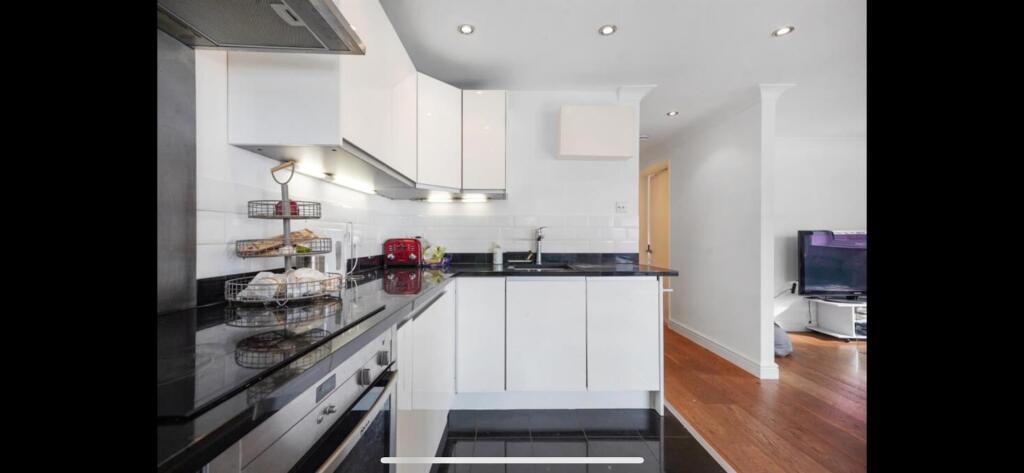Apartment in London - View 3