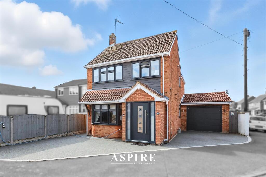 4-bed detached on VIDEO PRESENTATION INSIDE - Tudor Avenue, Stanford-Le-Hope, £525,000