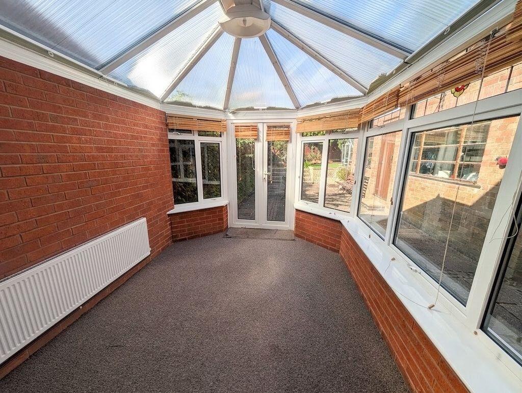 House in Nuneaton and Bedworth, Warwickshire - View 5