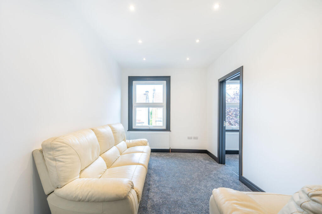 Apartment in London - View 4