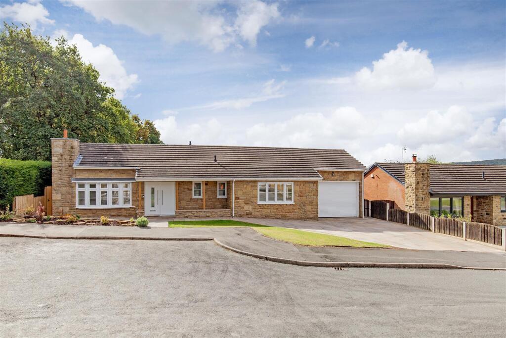 3-bed detached on Hayfield Close, Wingerworth, Chesterfield, £600,000