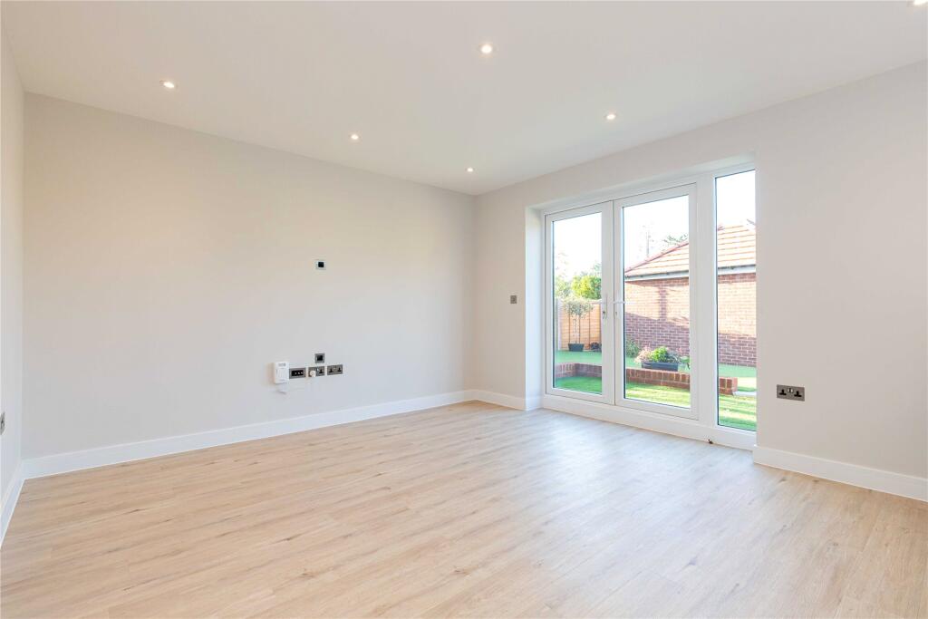 Apartment in Slough, Windsor and Maidenhead - View 4