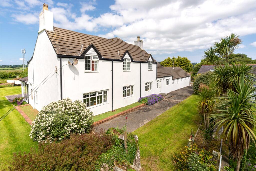 Pentraeth, Isle of Anglesey, LL75 photo 2