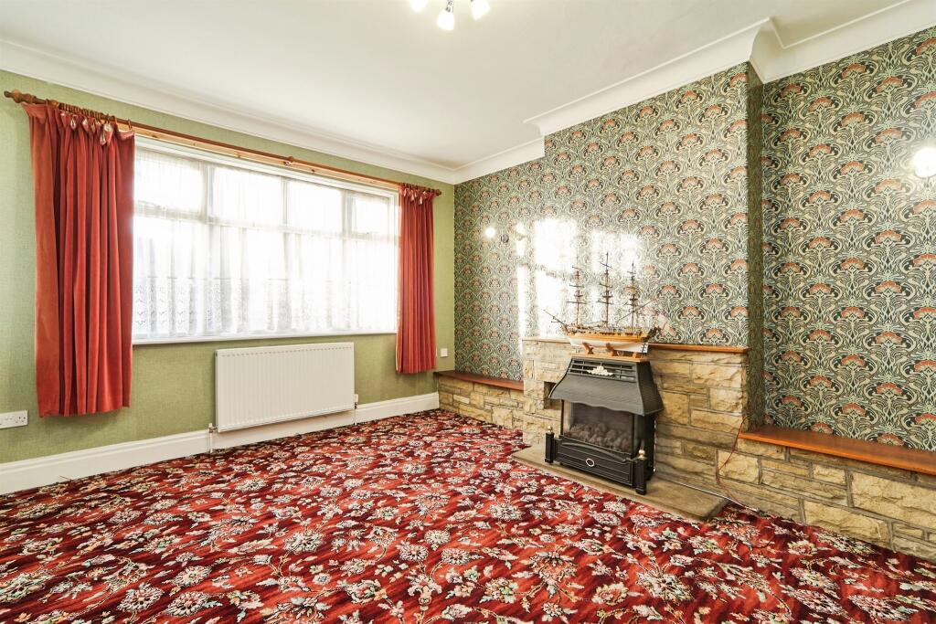 Moorland Crescent, Menston, Ilkley photo 4