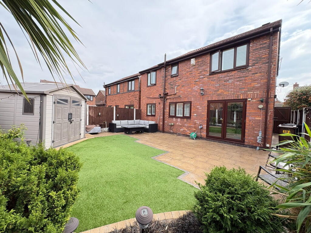House in Sefton, Liverpool City Region - View 4