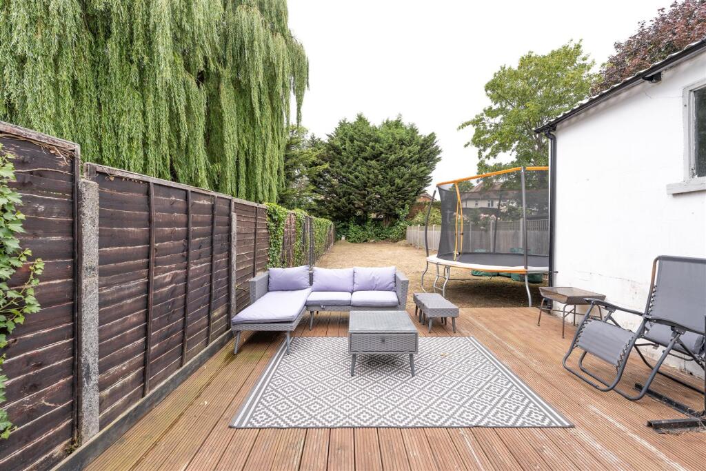 House in London - View 2