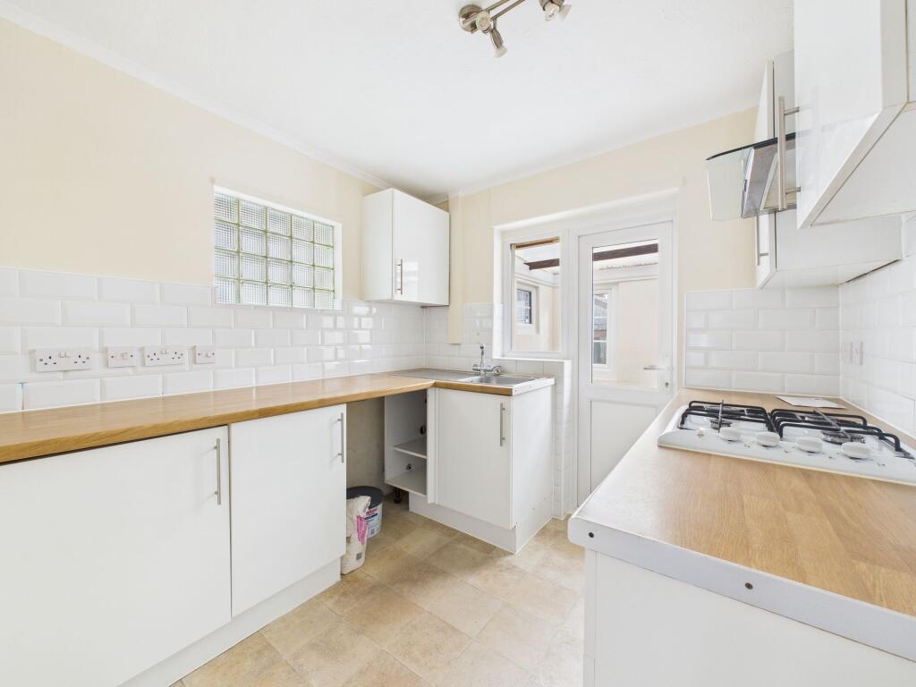 Park Crescent, Portslade, BN41 photo 3