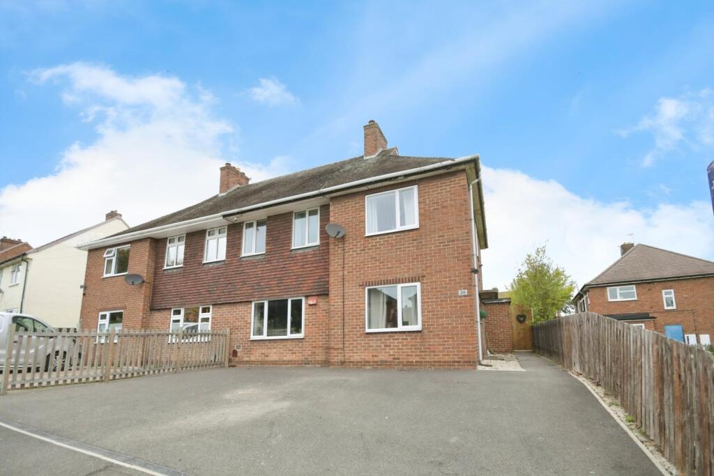 Danby Avenue, Old Whittington, Chesterfield, S41 9NJ photo 2