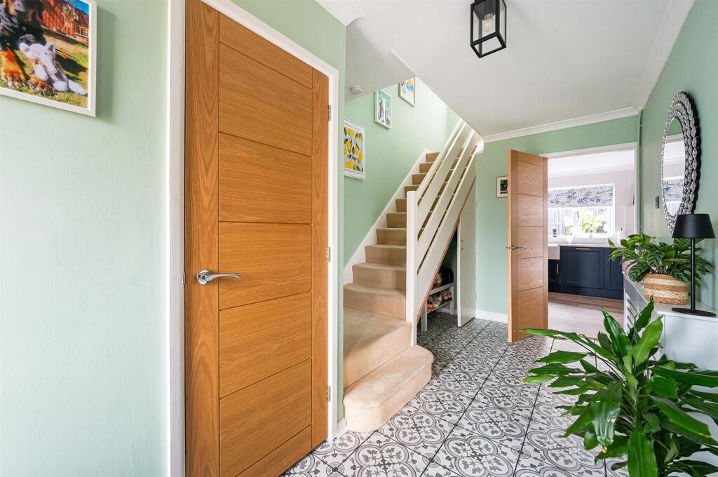 House in Test Valley, Charlton - View 4