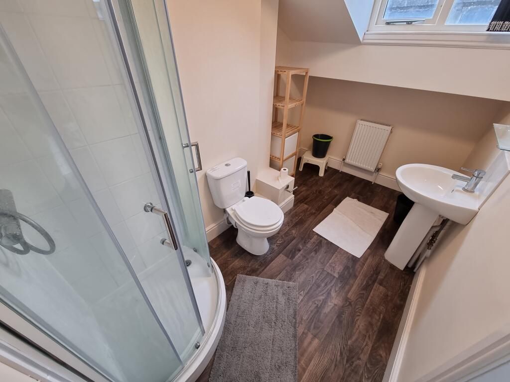 Apartment in Warwick, Royal Leamington Spa - More