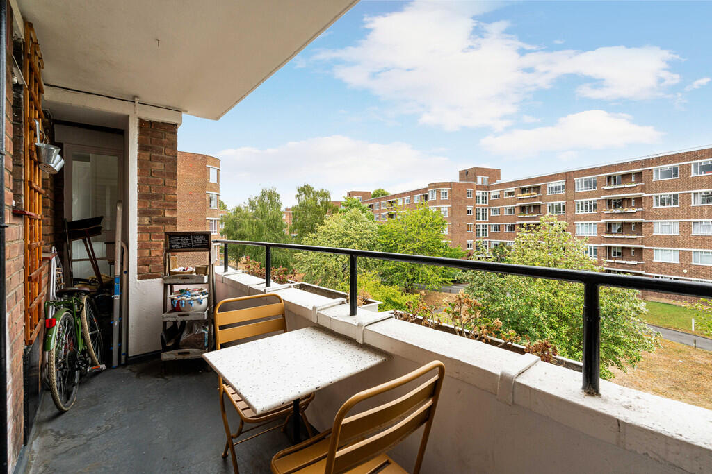 Apartment in London - View 3
