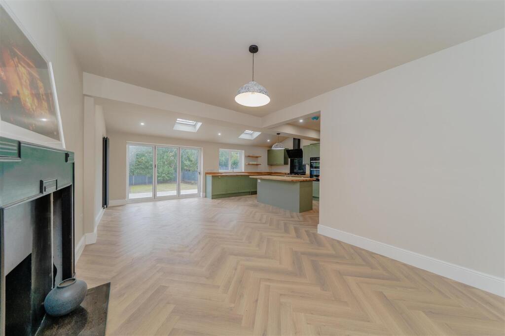 House in Birmingham, Druids Heath - More
