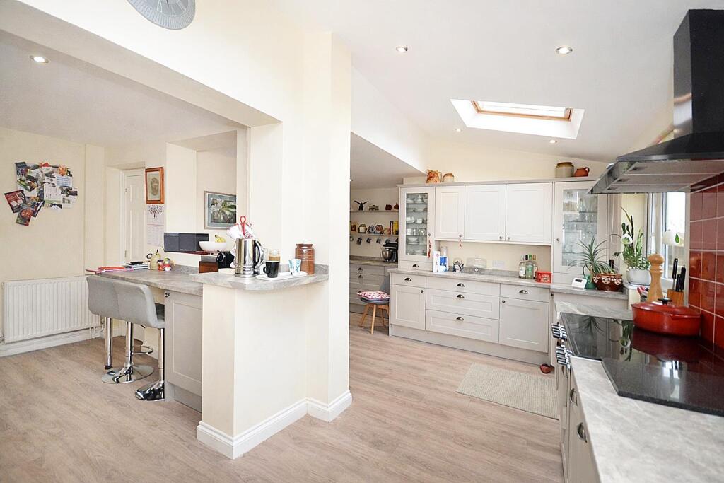Raunds Road, Stanwick, Northamptonshire, NN9 photo 3