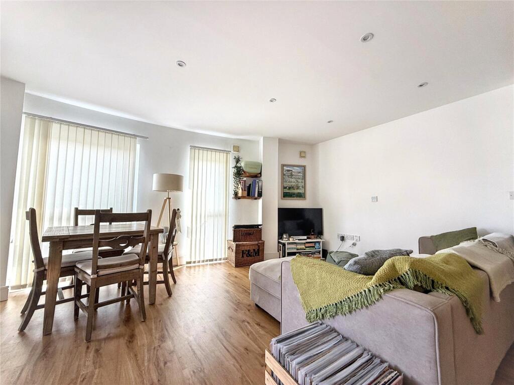 Main image of property: 166 Arthur Road, Wimbledon Park, SW19
