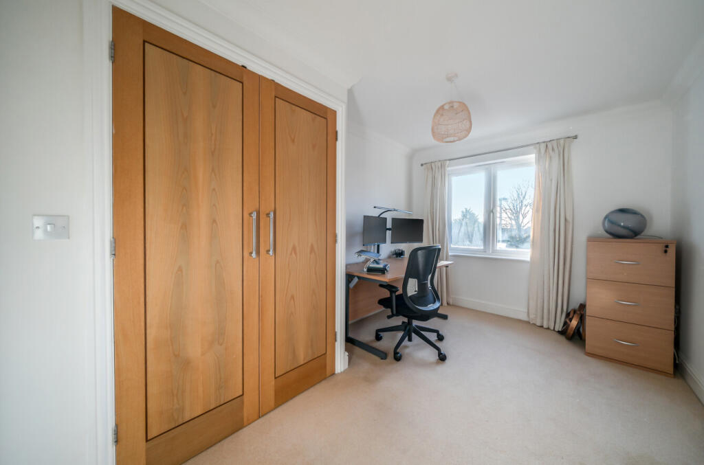 Apartment in Torquay - More