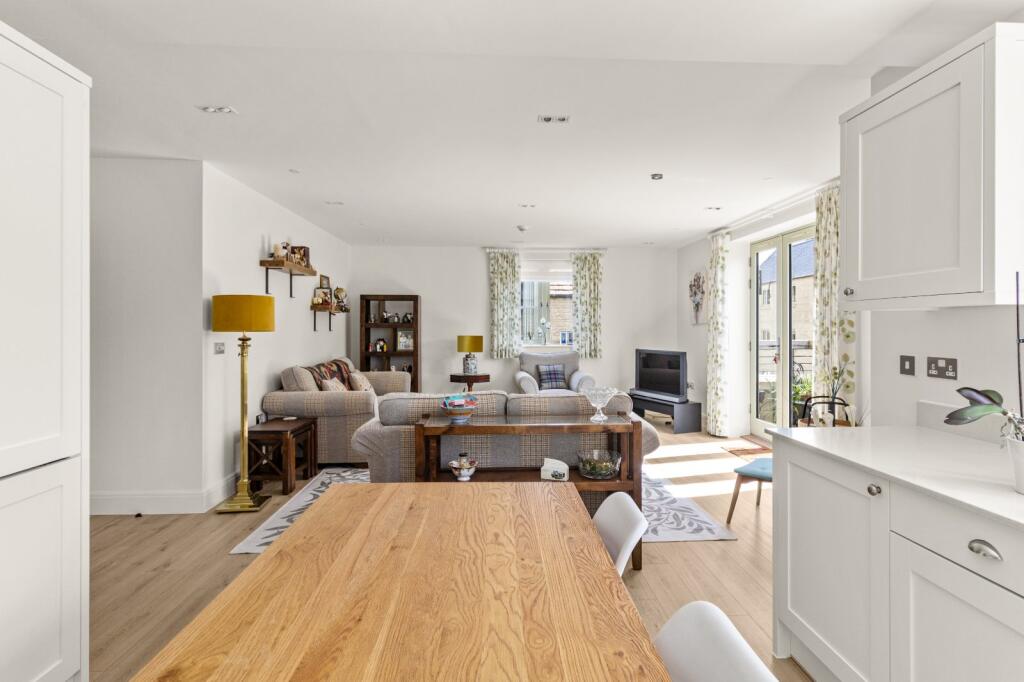 Apartment in Gloucester - More