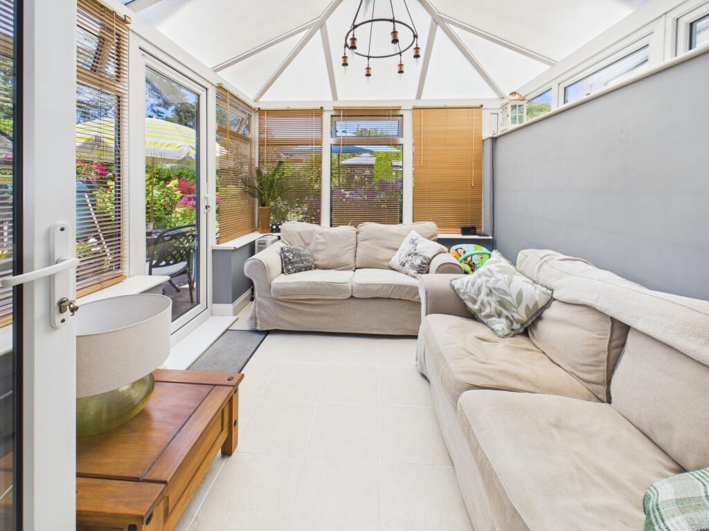House in Basingstoke and Deane, Tadley - More