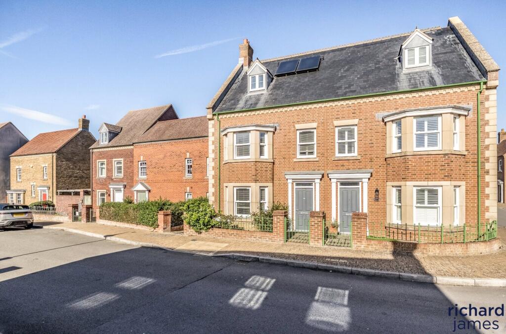 Main image of property: Leaze Street, East Wichel, Swindon, SN1