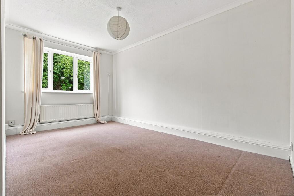 House in Slough - View 5
