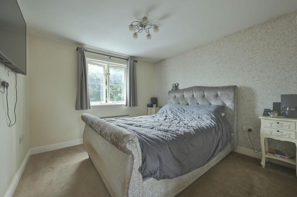 Junction Close, Burgess Hill, RH15 photo 4
