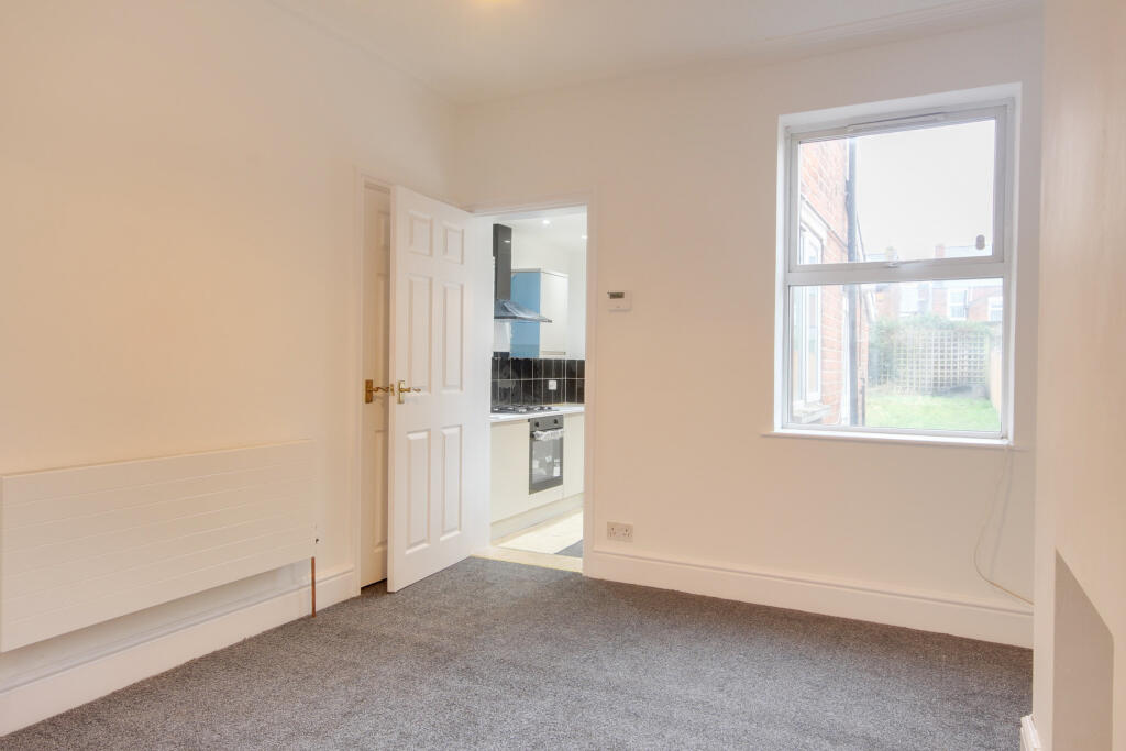 House in Gloucester - View 2