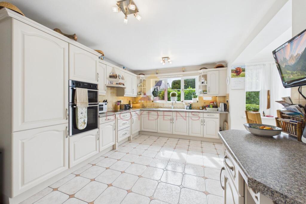 House in Colchester, Tiptree - View 5