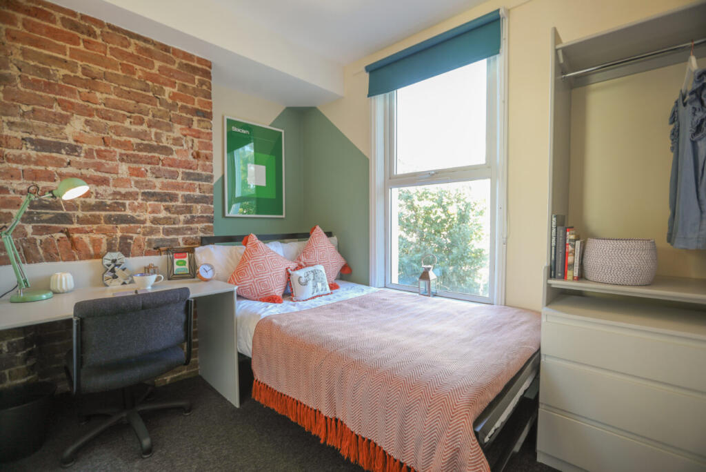 House in Brighton - View 3