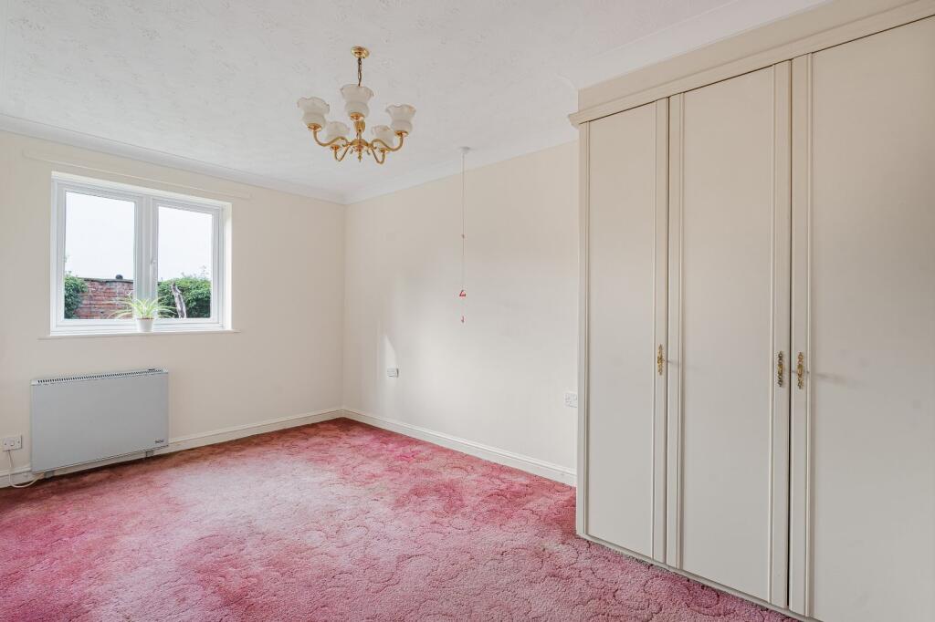 Apartment in Cheltenham, Warden Hill, Lansdown - More