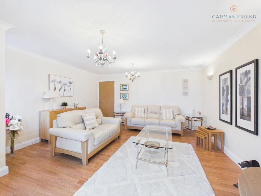 3 Charlton Court photo 4
