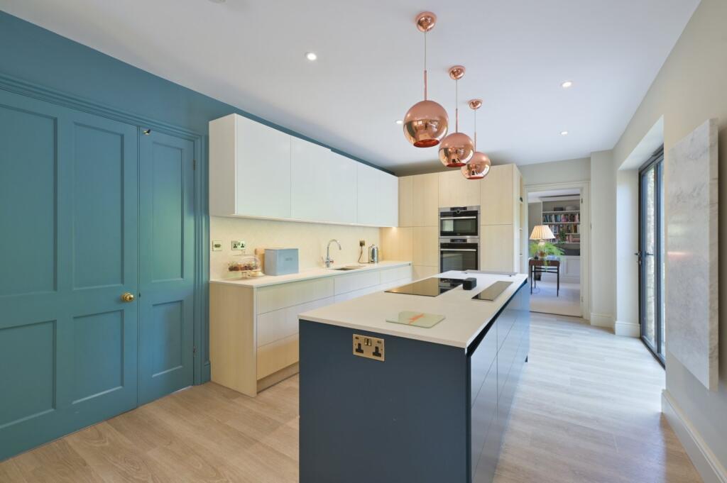 House in West Oxfordshire, Combe - View 4