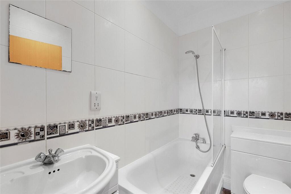Apartment in London - View 5
