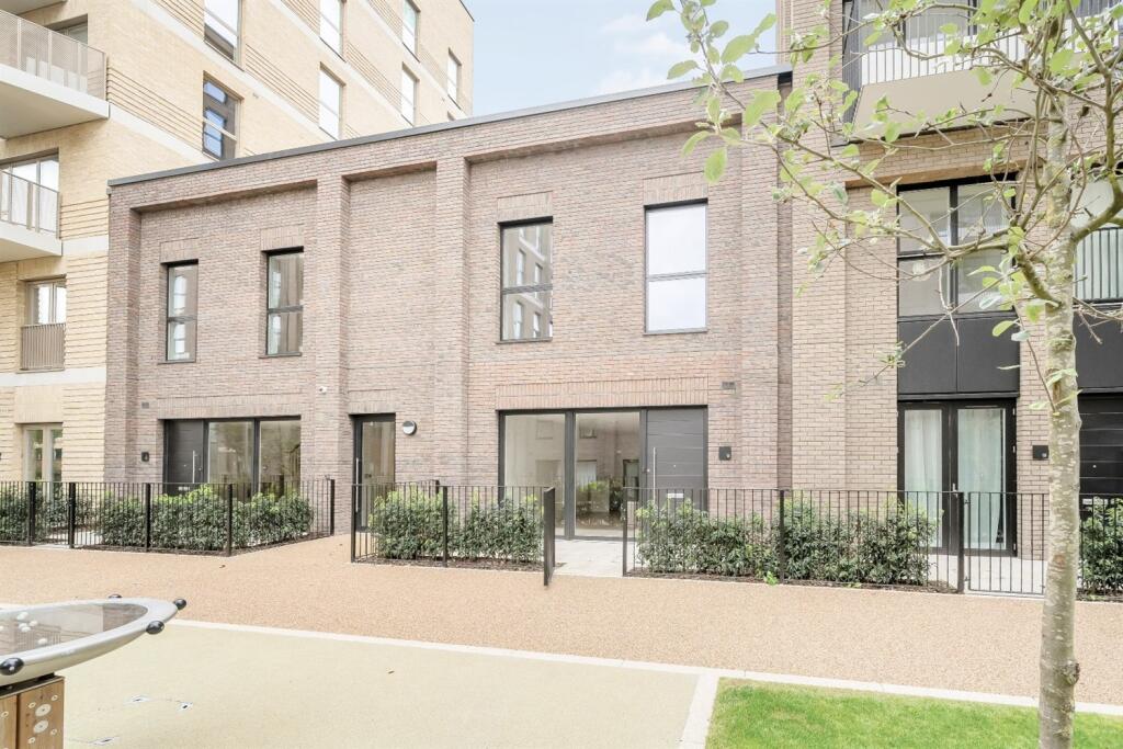 Main image of property: Carraway Street, Reading, RG1