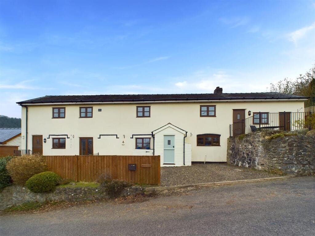 Main image of property: Pentre Ucha, Meifod, SY22 6DH