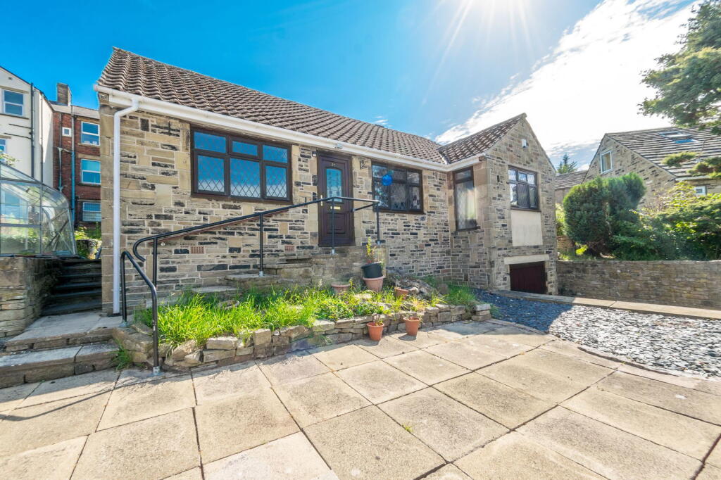 3-bed detached on Three Gables, Elm Street, Skelmanthorpe, HD8, £300,000