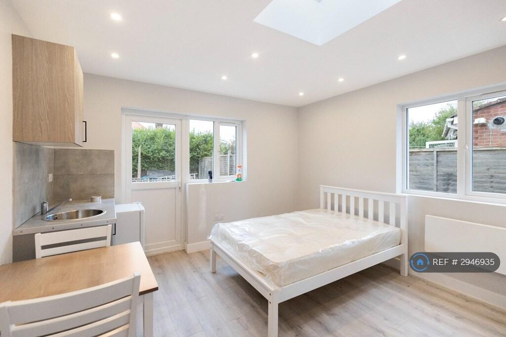 Main image of property: Hunters Grove, Hayes, UB3