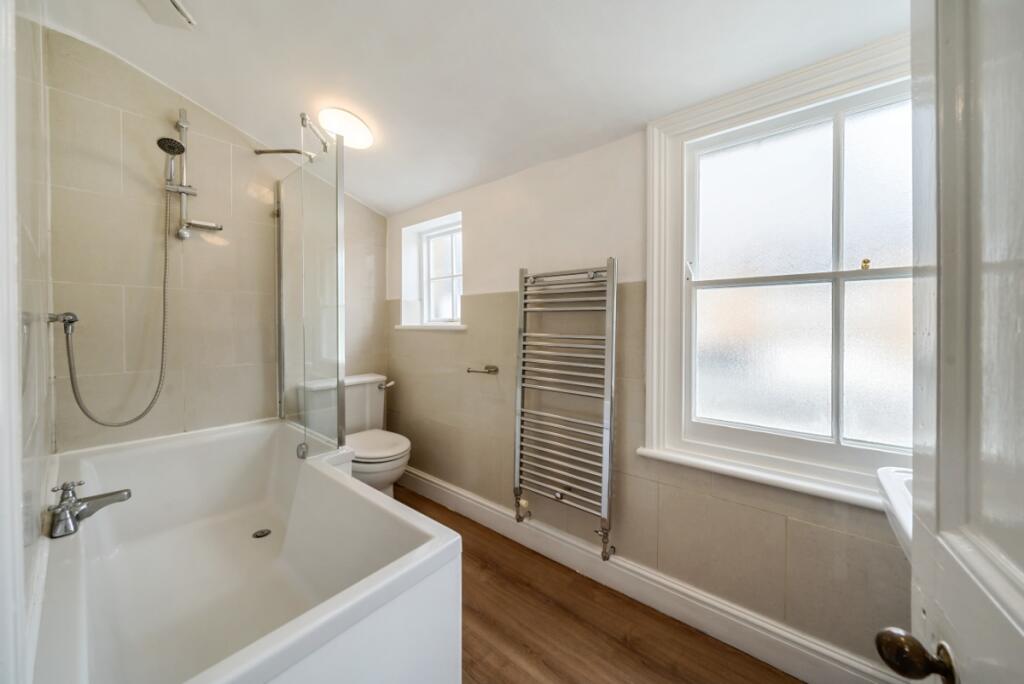 House in London - View 5