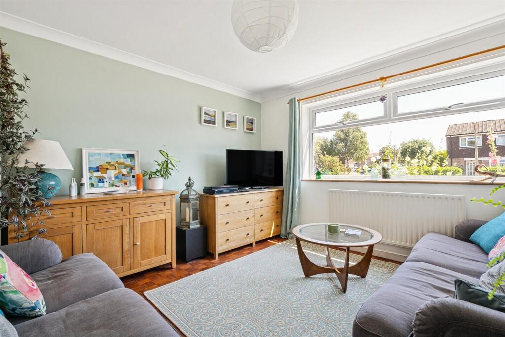 Brandles Road, Letchworth Garden City photo 4
