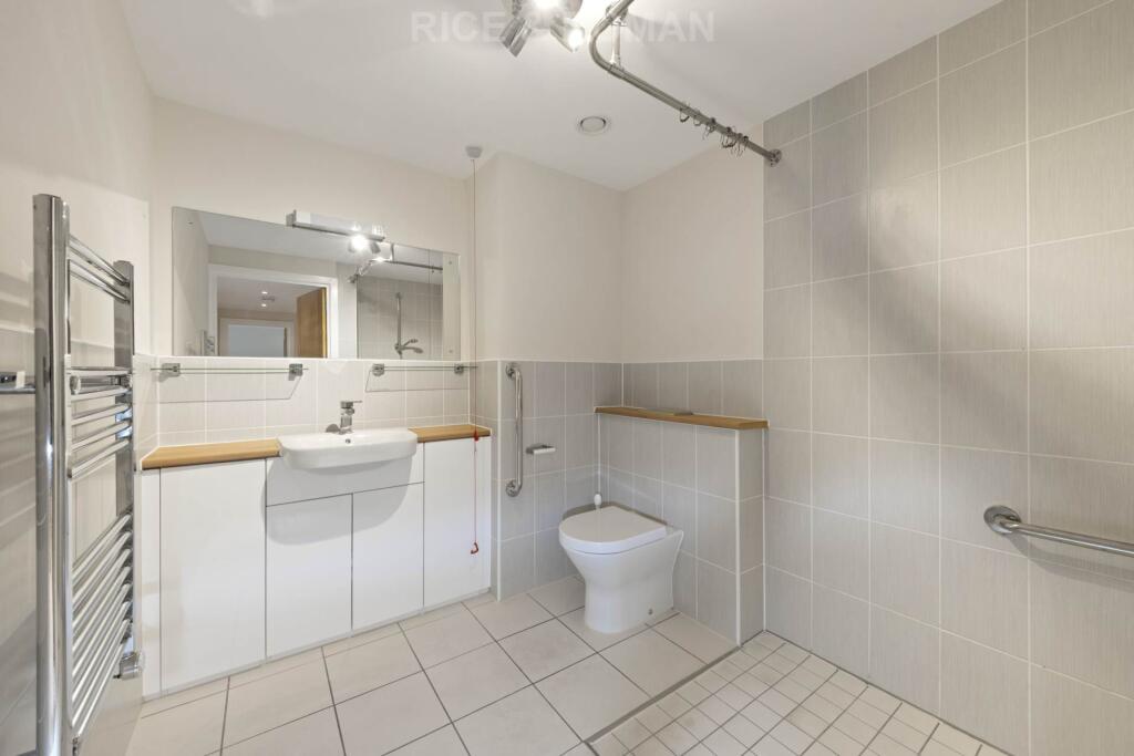 Swift House, Maidenhead photo 3