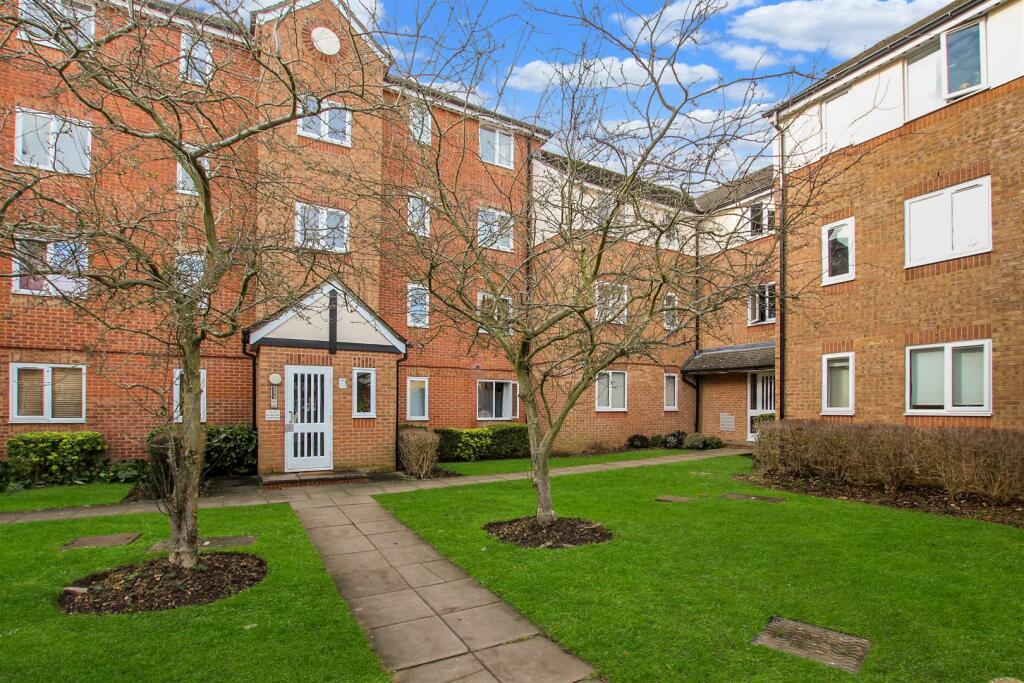 Main image of property: Watford WD18