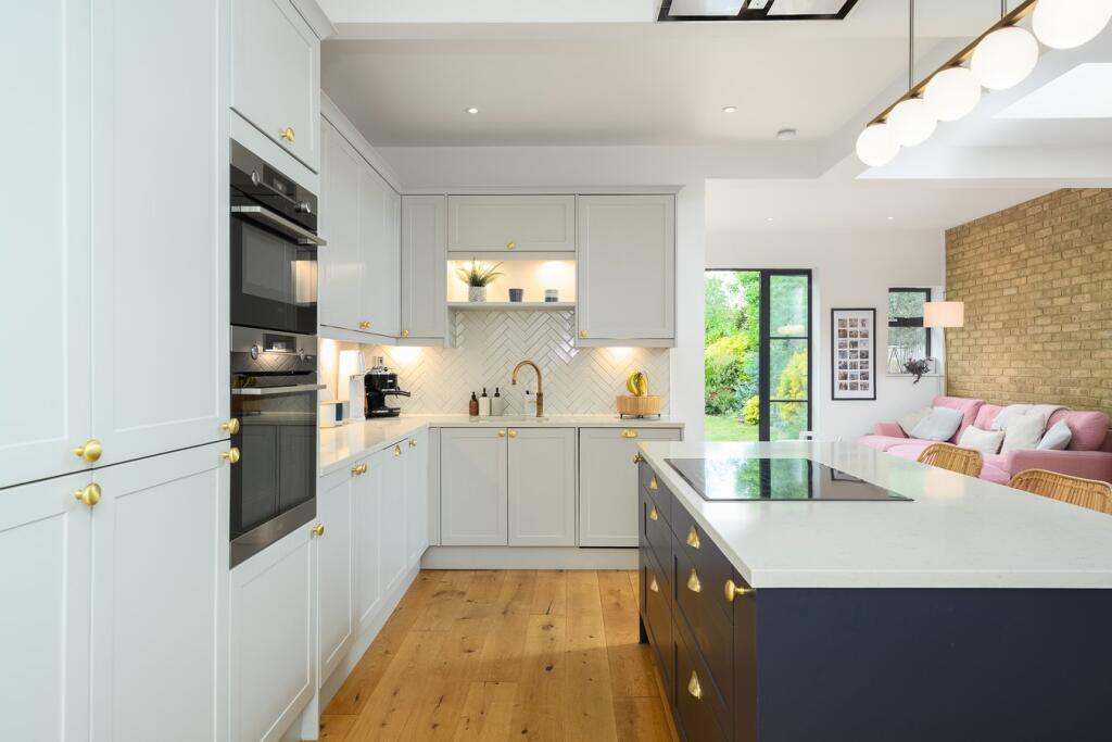 Kings Road, Walton-on-Thames, KT12 photo 4
