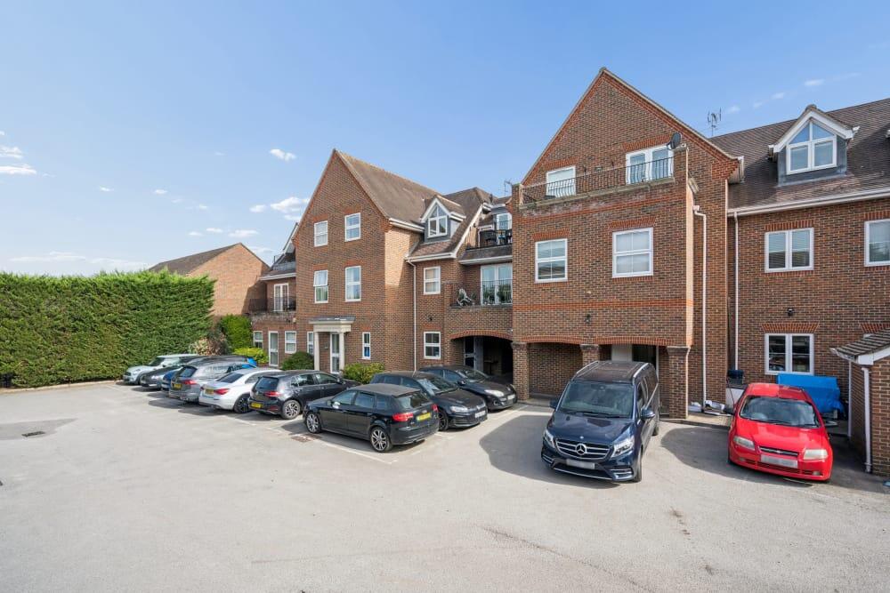Apartment in Slough - View 4