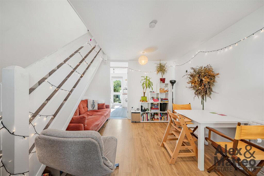 House in London - View 5