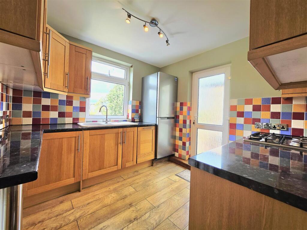 Apartment in Southall - View 3
